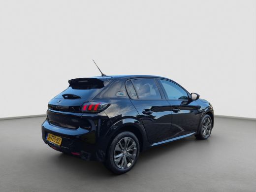 Peugeot e-208 EV Allure Pack 50 kWh 91,2% SOH | 3 Fase | Camera | Parkeersensoren | LED | Carplay/android auto | ActivLease financial lease