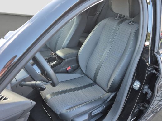 Peugeot e-208 EV Allure Pack 50 kWh 91,2% SOH | 3 Fase | Camera | Parkeersensoren | LED | Carplay/android auto | ActivLease financial lease