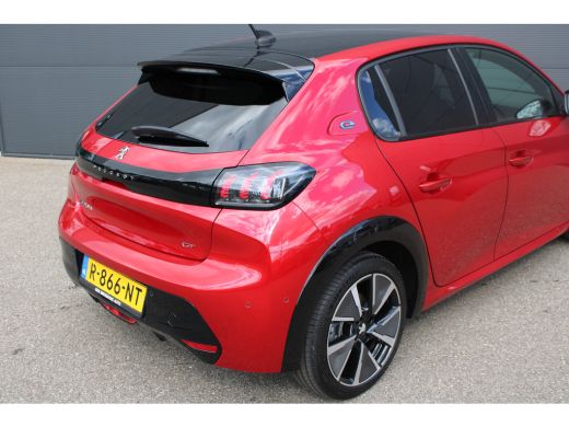 Peugeot e-208 EV GT Pack 50 kWh | Fase 3 laden | SOH 100% | Navigatie | Camera | Stoelverwarming | Black Diamon... ActivLease financial lease