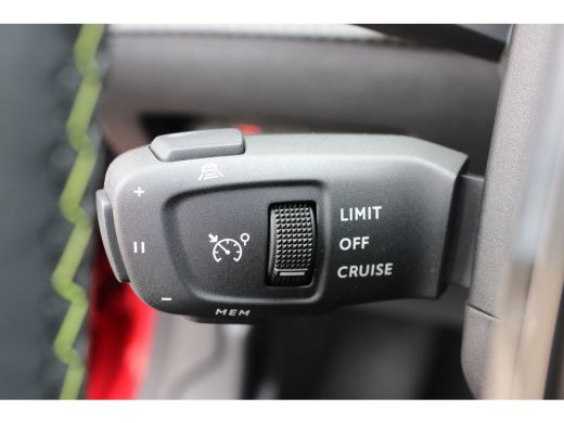 Peugeot e-208 EV GT Pack 50 kWh | Fase 3 laden | SOH 100% | Navigatie | Camera | Stoelverwarming | Black Diamon... ActivLease financial lease