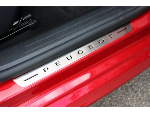 Peugeot e-208 EV GT Pack 50 kWh | Fase 3 laden | SOH 100% | Navigatie | Camera | Stoelverwarming | Black Diamon... ActivLease financial lease