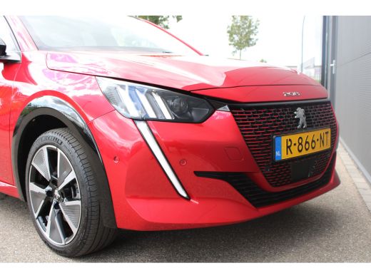 Peugeot e-208 EV GT Pack 50 kWh | Fase 3 laden | SOH 100% | Navigatie | Camera | Stoelverwarming | Black Diamon... ActivLease financial lease