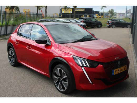 Peugeot e-208 EV GT Pack 50 kWh | Fase 3 laden | SOH 100% | Navigatie | Camera | Stoelverwarming | Black Diamon... ActivLease financial lease
