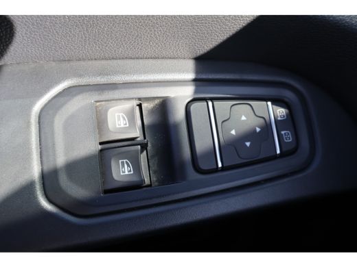 Renault Trafic 2.0 dCi 110pk L1 H1 Inrichting ActivLease financial lease