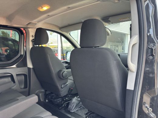 Renault Trafic 2.0 dCi 145 T29 L2H1 DC Comfort | Dubbel Cabine | Automaat | Trekhaak | Achterruitrij Camera ActivLease financial lease