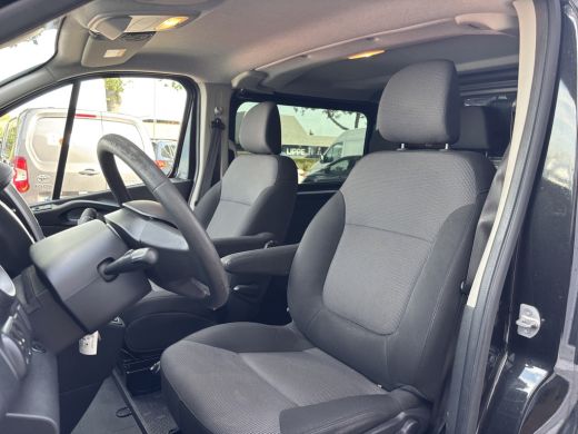 Renault Trafic 2.0 dCi 145 T29 L2H1 DC Comfort | Dubbel Cabine | Automaat | Trekhaak | Achterruitrij Camera ActivLease financial lease