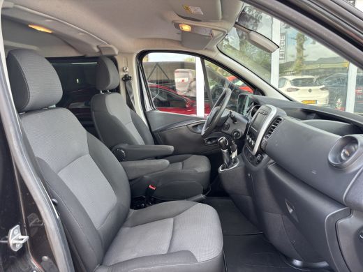 Renault Trafic 2.0 dCi 145 T29 L2H1 DC Comfort | Dubbel Cabine | Automaat | Trekhaak | Achterruitrij Camera ActivLease financial lease