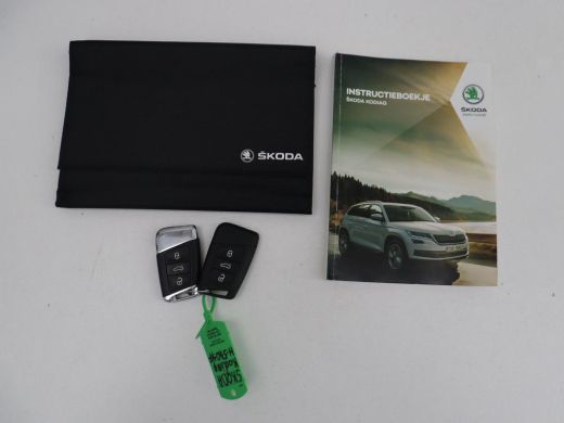 Skoda Kodiaq 1.5 TSI Limited Business Edition 7p. | Trekhaak | Pano.Dak | Camera | Sfeerverlichting | Stoelver... ActivLease financial lease