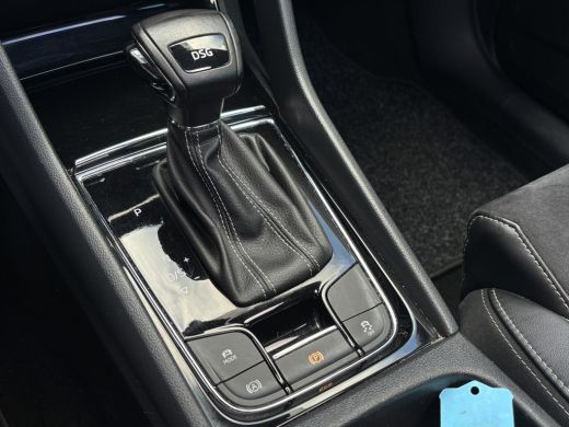 Skoda Kodiaq 1.5 TSI Sportline Business 7p. | Trekhaak | Pano | Sfeerverlichting | Apple Carplay | Stoelverwar... ActivLease financial lease