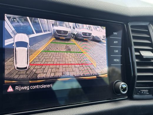 Skoda Kodiaq 1.5 TSI Sportline Business 7p. | Trekhaak | Pano | Sfeerverlichting | Apple Carplay | Stoelverwar... ActivLease financial lease