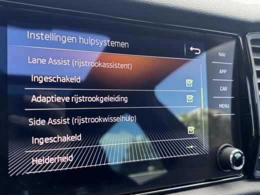 Skoda Kodiaq 1.5 TSI Sportline Business 7p. | Trekhaak | Pano | Sfeerverlichting | Apple Carplay | Stoelverwar... ActivLease financial lease