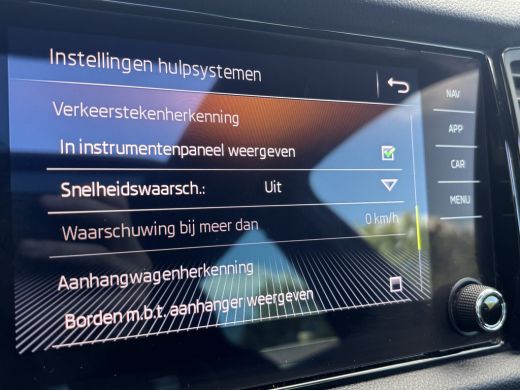 Skoda Kodiaq 1.5 TSI Sportline Business 7p. | Trekhaak | Pano | Sfeerverlichting | Apple Carplay | Stoelverwar... ActivLease financial lease