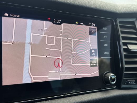 Skoda Kodiaq 1.5 TSI Sportline Business 7p. | Trekhaak | Pano | Sfeerverlichting | Apple Carplay | Stoelverwar... ActivLease financial lease