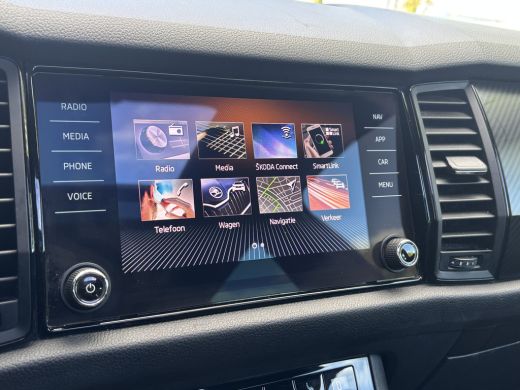 Skoda Kodiaq 1.5 TSI Sportline Business 7p. | Trekhaak | Pano | Sfeerverlichting | Apple Carplay | Stoelverwar... ActivLease financial lease