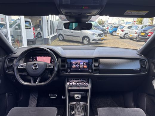 Skoda Kodiaq 1.5 TSI Sportline Business 7p. | Trekhaak | Pano | Sfeerverlichting | Apple Carplay | Stoelverwar... ActivLease financial lease