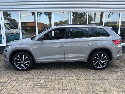 Skoda Kodiaq 1.5 TSI Sportline Business 7p. | Trekhaak | Pano | Sfeerverlichting | Apple Carplay | Stoelverwar... ActivLease financial lease