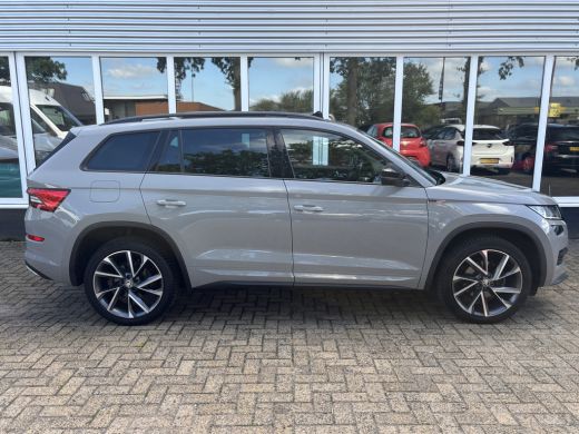 Skoda Kodiaq 1.5 TSI Sportline Business 7p. | Trekhaak | Pano | Sfeerverlichting | Apple Carplay | Stoelverwar... ActivLease financial lease