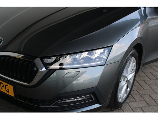 Skoda Octavia Combi 1.0 e-TSI Business Edition Plus | Trekhaak wegklapbaar | Dode-hoekdetectie | Elektrische ac... ActivLease financial lease