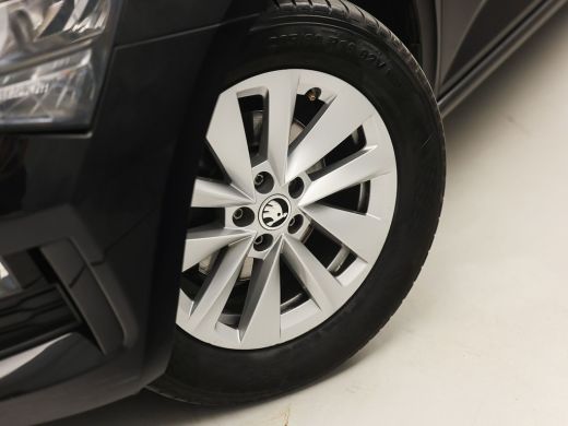 Skoda Scala 1.0 TSI Sport Automaat (KUIPSTOELEN, VIRTUAL COCKPIT, APPLE CARPLAY, GROOT NAVI, CLIMATE, STOELVE... ActivLease financial lease