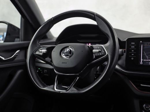 Skoda Scala 1.0 TSI Sport Automaat (KUIPSTOELEN, VIRTUAL COCKPIT, APPLE CARPLAY, GROOT NAVI, CLIMATE, STOELVE... ActivLease financial lease