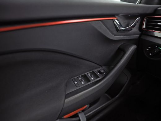 Skoda Scala 1.0 TSI Sport Automaat (KUIPSTOELEN, VIRTUAL COCKPIT, APPLE CARPLAY, GROOT NAVI, CLIMATE, STOELVE... ActivLease financial lease