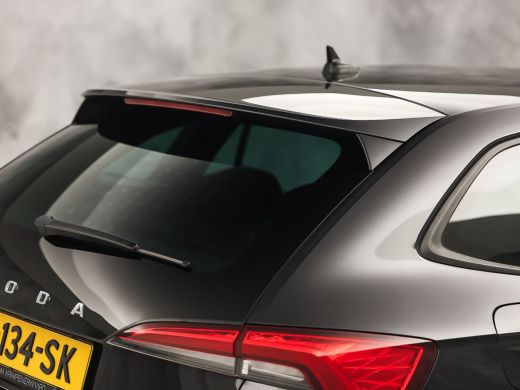 Skoda Scala 1.0 TSI Sport Automaat (KUIPSTOELEN, VIRTUAL COCKPIT, APPLE CARPLAY, GROOT NAVI, CLIMATE, STOELVE... ActivLease financial lease