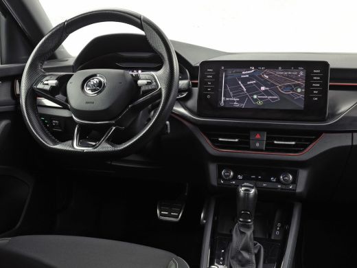 Skoda Scala 1.0 TSI Sport Automaat (KUIPSTOELEN, VIRTUAL COCKPIT, APPLE CARPLAY, GROOT NAVI, CLIMATE, STOELVE... ActivLease financial lease