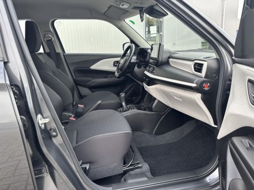 Suzuki Swift 1.2 Comfort Smart Hybrid | Nieuw | Direct uit voorraad leverbaar | Apple Carplay & Android Auto |... ActivLease financial lease