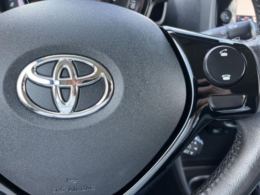 Toyota Aygo 1.0 VVT-i x-play | 5 deurs | Carplay | Parkeercamera | Navigatie | ActivLease financial lease