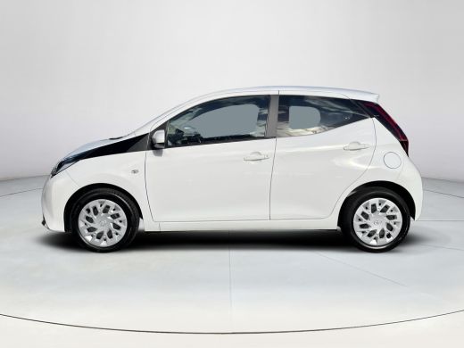Toyota Aygo 1.0 VVT-i x-play | 5 deurs | Carplay | Parkeercamera | Navigatie | ActivLease financial lease