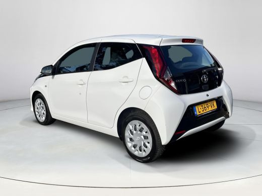 Toyota Aygo 1.0 VVT-i x-play | 5 deurs | Carplay | Parkeercamera | Navigatie | ActivLease financial lease