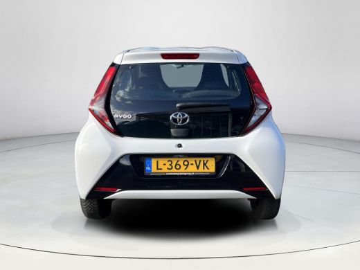 Toyota Aygo 1.0 VVT-i x-play | 5 deurs | Carplay | Parkeercamera | Navigatie | ActivLease financial lease