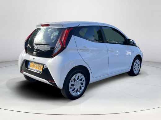 Toyota Aygo 1.0 VVT-i x-play | 5 deurs | Carplay | Parkeercamera | Navigatie | ActivLease financial lease