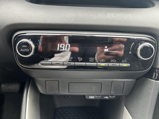 Toyota Yaris 1.5 Hybrid 115 Comfort ActivLease financial lease