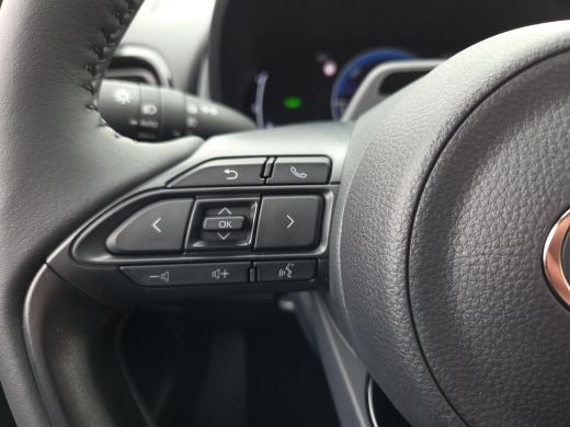 Toyota Yaris 1.5 Hybrid 115 Dynamic + Comfort Pack | Voorraadpremie | Nieuwe auto | Direct uit voorraad leverb... ActivLease financial lease