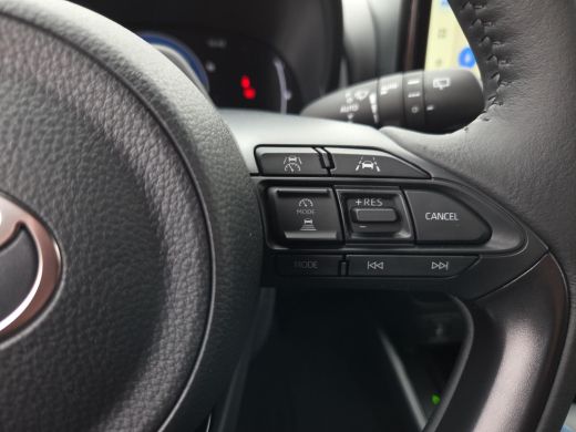 Toyota Yaris 1.5 Hybrid 115 Dynamic + Comfort Pack | Voorraadpremie | Nieuwe auto | Direct uit voorraad leverb... ActivLease financial lease
