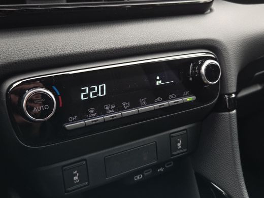 Toyota Yaris 1.5 Hybrid 115 Dynamic + Comfort Pack | Voorraadpremie | Nieuwe auto | Direct uit voorraad leverb... ActivLease financial lease