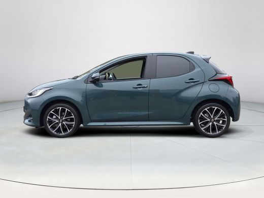 Toyota Yaris 1.5 Hybrid 115 Dynamic + Comfort Pack | Voorraadpremie | Nieuwe auto | Direct uit voorraad leverb... ActivLease financial lease