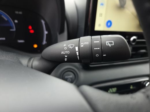 Toyota Yaris 1.5 Hybrid 115 Dynamic + Comfort Pack | Voorraadpremie | Nieuwe auto | Direct uit voorraad leverb... ActivLease financial lease