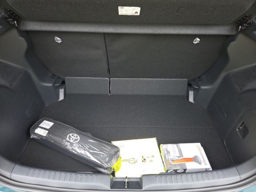 Toyota Yaris 1.5 Hybrid 115 Dynamic + Comfort Pack | Voorraadpremie | Nieuwe auto | Direct uit voorraad leverb... ActivLease financial lease