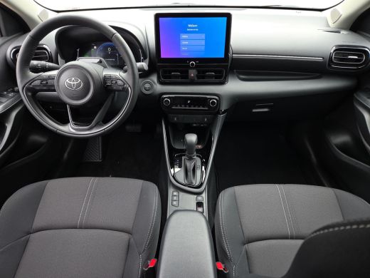 Toyota Yaris 1.5 Hybrid 115 Dynamic + Comfort Pack | Voorraadpremie | Nieuwe auto | Direct uit voorraad leverb... ActivLease financial lease