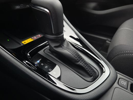 Toyota Yaris 1.5 Hybrid 115 Dynamic + Comfort Pack | Voorraadpremie | Nieuwe auto | Direct uit voorraad leverb... ActivLease financial lease