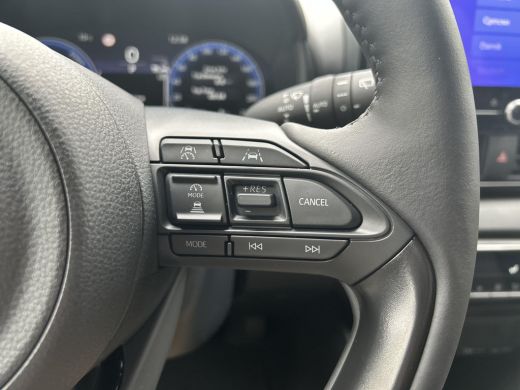 Toyota Yaris 1.5 Hybrid 130 Executive ActivLease financial lease