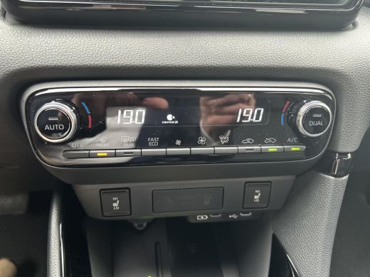 Toyota Yaris 1.5 Hybrid 130 Executive ActivLease financial lease