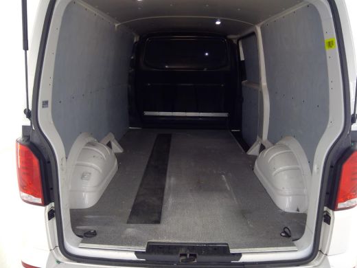 Volkswagen Transporter 2.0 TDI 150pk Automaat L2 H1 ActivLease financial lease