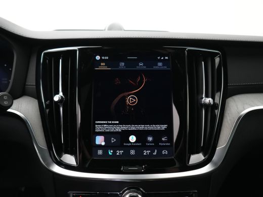 Volvo  V60 T6 Recharge AWD Ultra Dark | 360&deg; Camera | Bowers & Wilkins Soundsystem | Cruise control adaptief... ActivLease financial lease