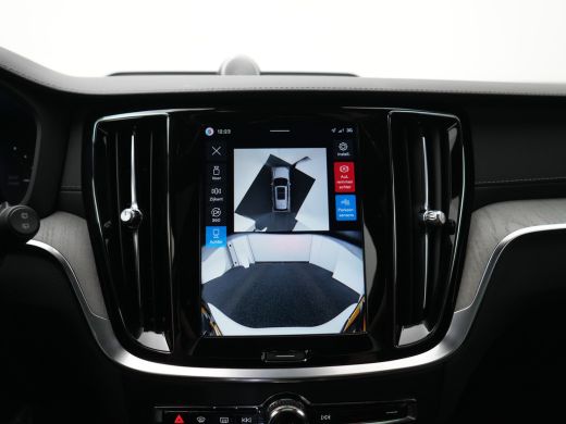 Volvo  V60 T6 Recharge AWD Ultra Dark | 360&deg; Camera | Bowers & Wilkins Soundsystem | Cruise control adaptief... ActivLease financial lease