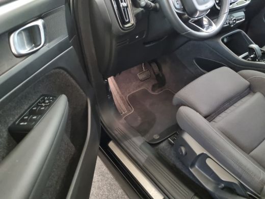 Volvo  XC40 Recharge Core All-Season | Stoel/Stuurverw. | Trekhaak | Hele nette auto! ActivLease financial lease