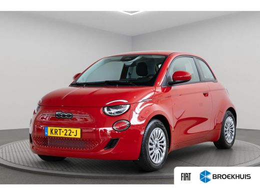 Fiat 500e 42 kWh | Camera | Parkeersensoren Voor & Achter | Navigatie | Apple Carplay & Android Auto | Keyl... ActivLease financial lease