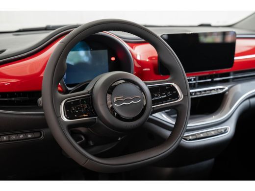Fiat 500e 42 kWh | Camera | Parkeersensoren Voor & Achter | Navigatie | Apple Carplay & Android Auto | Keyl... ActivLease financial lease